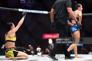 Ariane Lipski feet photo 3