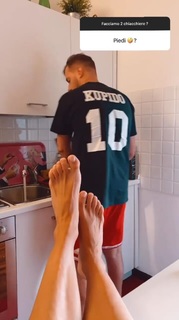 Arianna Bertoncelli feet photo 1