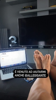 Arianna Bertoncelli feet photo 4