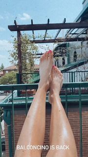 Arianna Bertoncelli feet photo 3