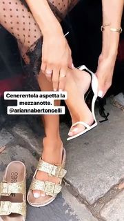 Arianna Bertoncelli feet photo 9
