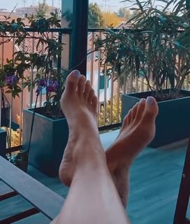 Arianna Bertoncelli feet photo 15