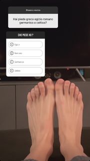 Arianna Bertoncelli feet photo 1