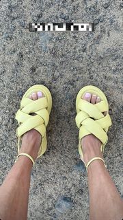 Arianna Bertoncelli feet photo 4
