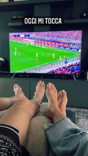 Arianna Bertoncelli feet photo 1