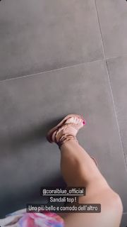 Arianna Bertoncelli feet photo 4