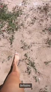Arianna Bertoncelli feet photo 3