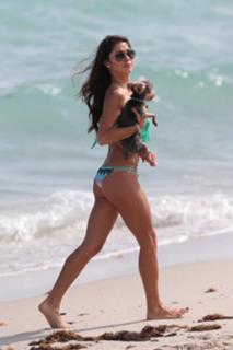 Arianny Celeste feet photo thumbnail