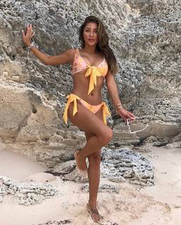 Arianny Celeste feet photo thumbnail