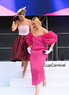 Ariarne Titmus feet photo 10