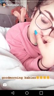 Ariel Martin feet photo 9