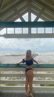 Ariel Martin feet photo 4