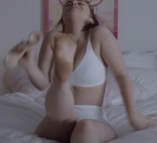Ariel Martin feet photo 18