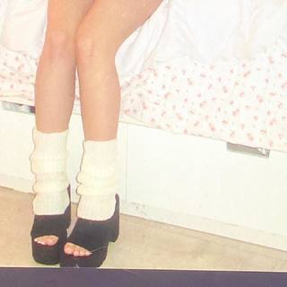 Ariel Martin feet photo 9