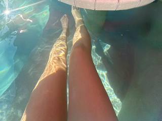 Ariel Martin feet photo 9