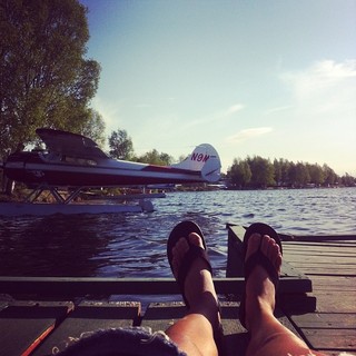 Ariel Tweto feet photo thumbnail