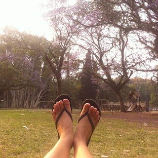 Ariel Tweto feet photo thumbnail