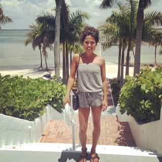 Ariel Tweto feet photo thumbnail