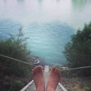 Ariel Tweto feet photo thumbnail