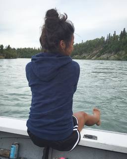 Ariel Tweto feet photo thumbnail