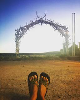 Ariel Tweto feet photo thumbnail
