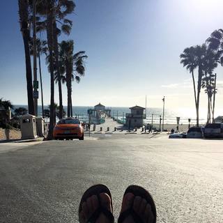 Ariel Tweto feet photo thumbnail