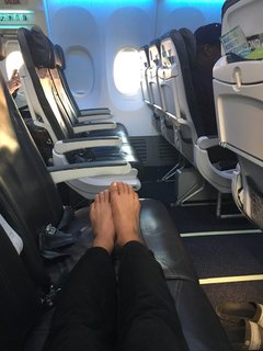 Ariel Tweto feet photo thumbnail