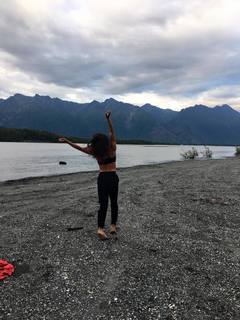 Ariel Tweto feet photo thumbnail