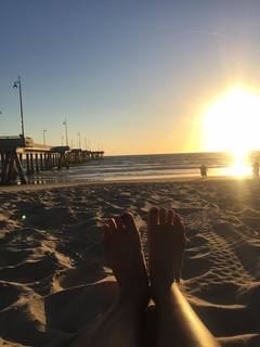 Ariel Tweto feet photo thumbnail