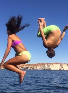Ariel Tweto feet photo thumbnail