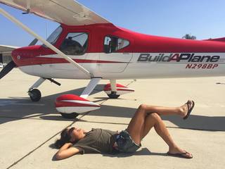 Ariel Tweto feet photo thumbnail