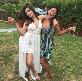 Ariel Tweto feet photo thumbnail