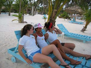 Ariel Tweto feet photo thumbnail