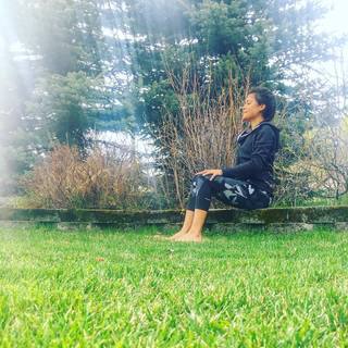 Ariel Tweto feet photo thumbnail