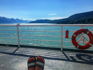 Ariel Tweto feet photo thumbnail