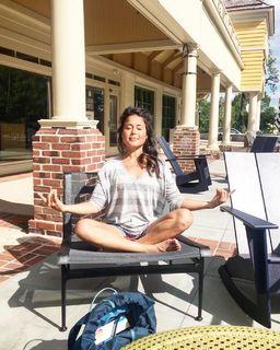 Ariel Tweto feet photo thumbnail