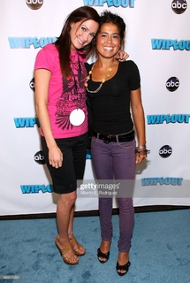 Ariel Tweto feet photo thumbnail