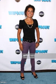 Ariel Tweto feet photo thumbnail