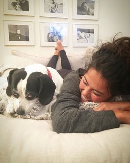 Ariel Tweto feet photo thumbnail