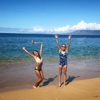Ariel Tweto feet photo thumbnail