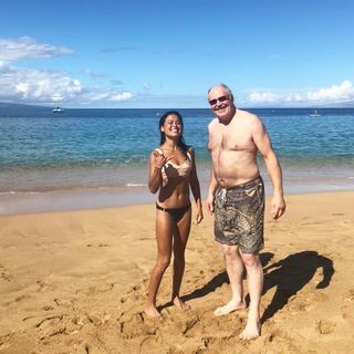 Ariel Tweto feet photo thumbnail