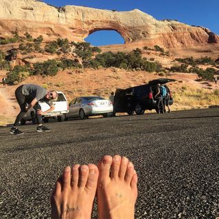 Ariel Tweto feet photo thumbnail