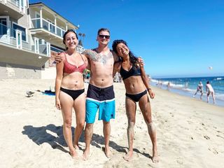 Ariel Tweto feet photo thumbnail