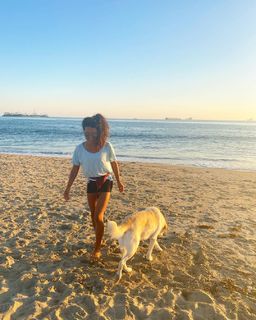 Ariel Tweto feet photo thumbnail