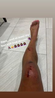 Ariel Tweto feet photo thumbnail