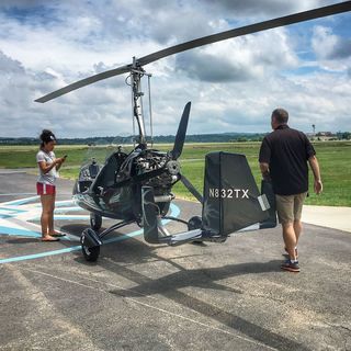 Ariel Tweto feet photo thumbnail