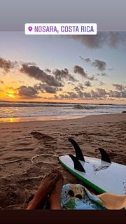 Ariel Tweto feet photo thumbnail
