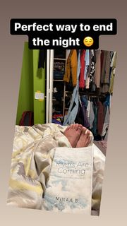 Ariel Tweto feet photo thumbnail