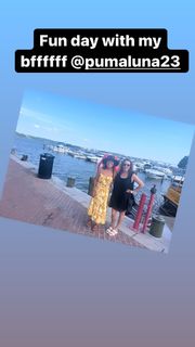 Ariel Tweto feet photo thumbnail