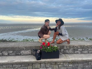 Ariel Tweto feet photo thumbnail